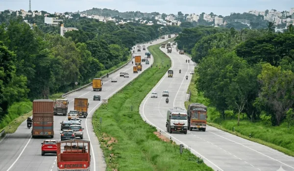 Featured Image of Kanakapura Road vs Electronic City 2026
